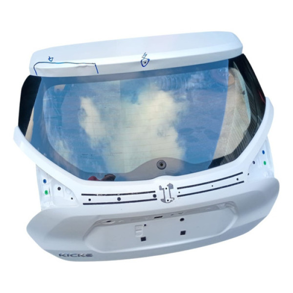 Tampa Traseira Kicks 2022 2023 2024/ (detalhe)