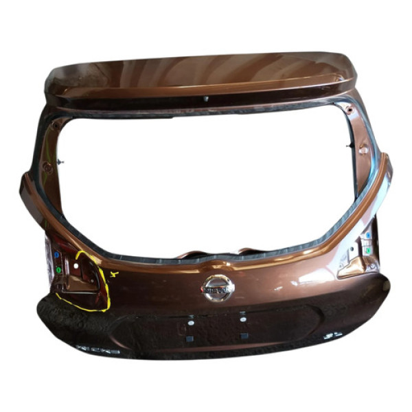 Tampa Traseira Kicks 2017 2018 A 2021 (detalhe)